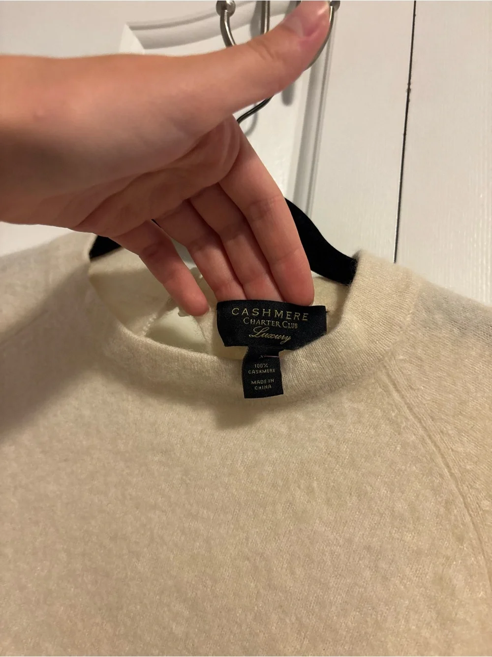 100% cashmere sweater in white/cream color, size XL